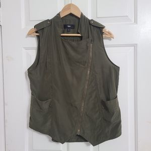Mossino olive green light sleeveless vest size L -C3